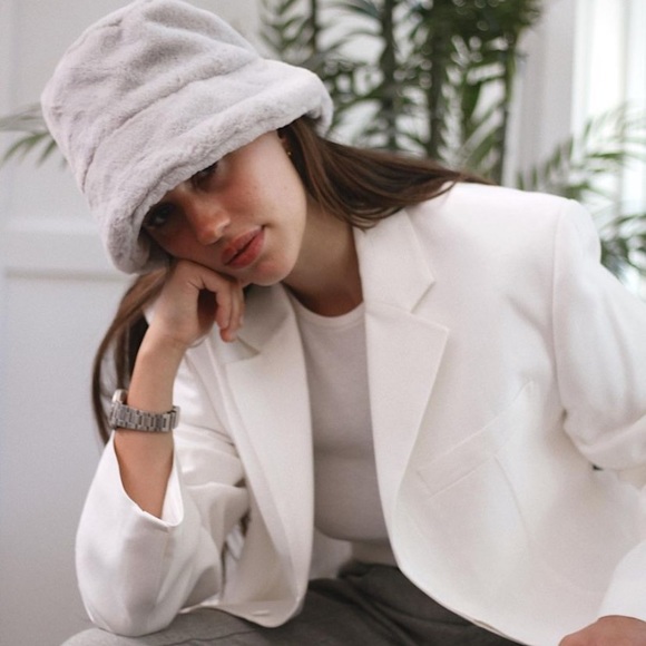 Faux fur bucket hat - Picture 4 of 4